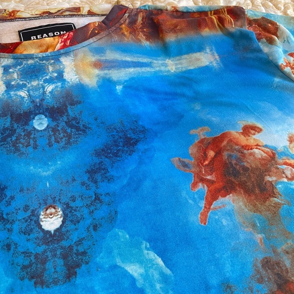 Two  Sided Artistic Graphic Tee - Picture 8 of 10